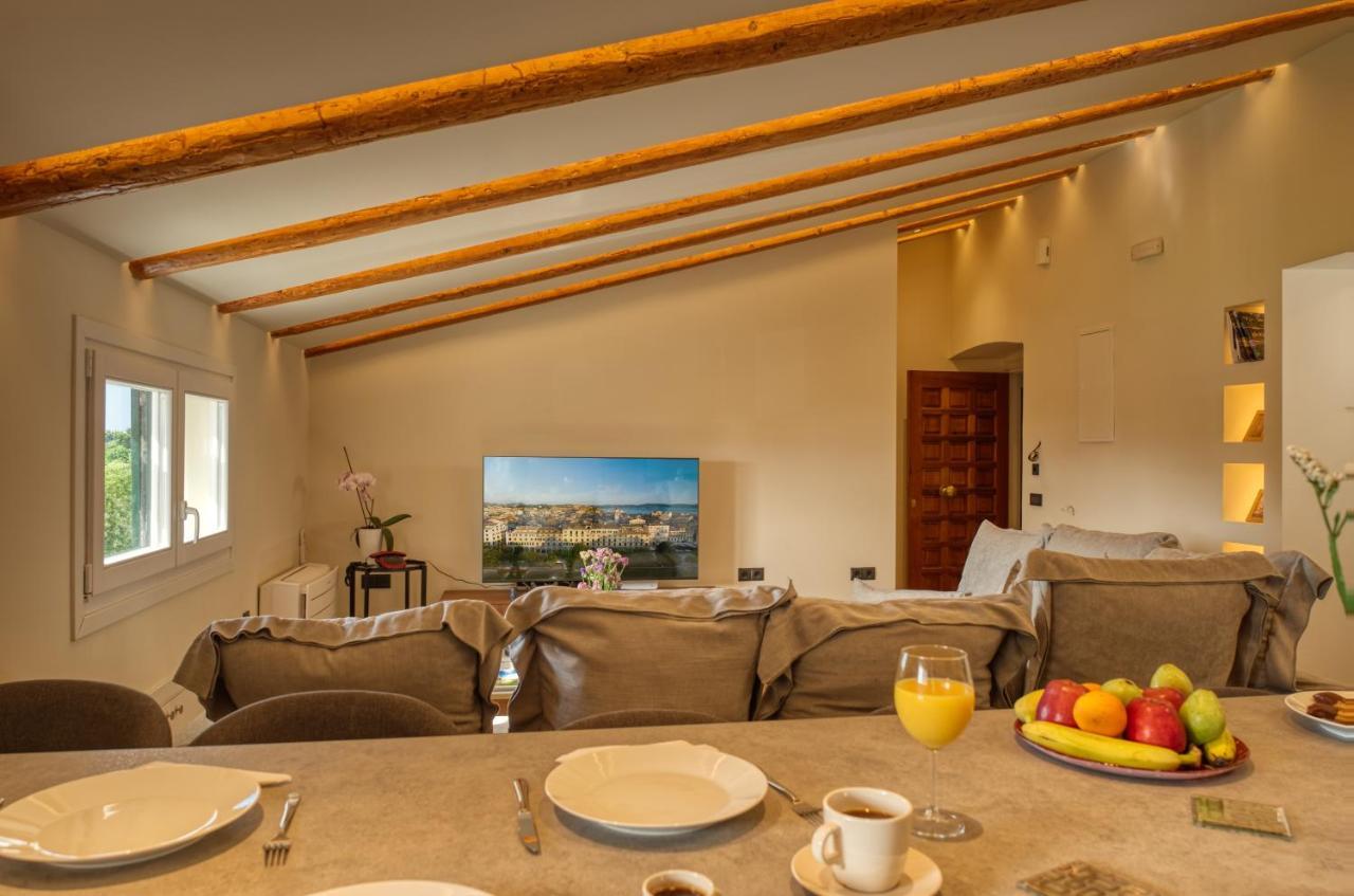 Liston Luxury Penthouse Apartment